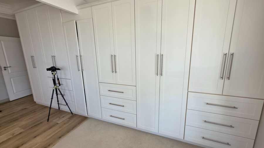 4 Bedroom Property for Sale in Hartenbos Heuwels Western Cape